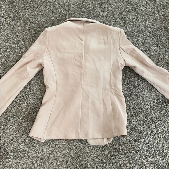 NWOT beige fitted blazer - Picture 5 of 6